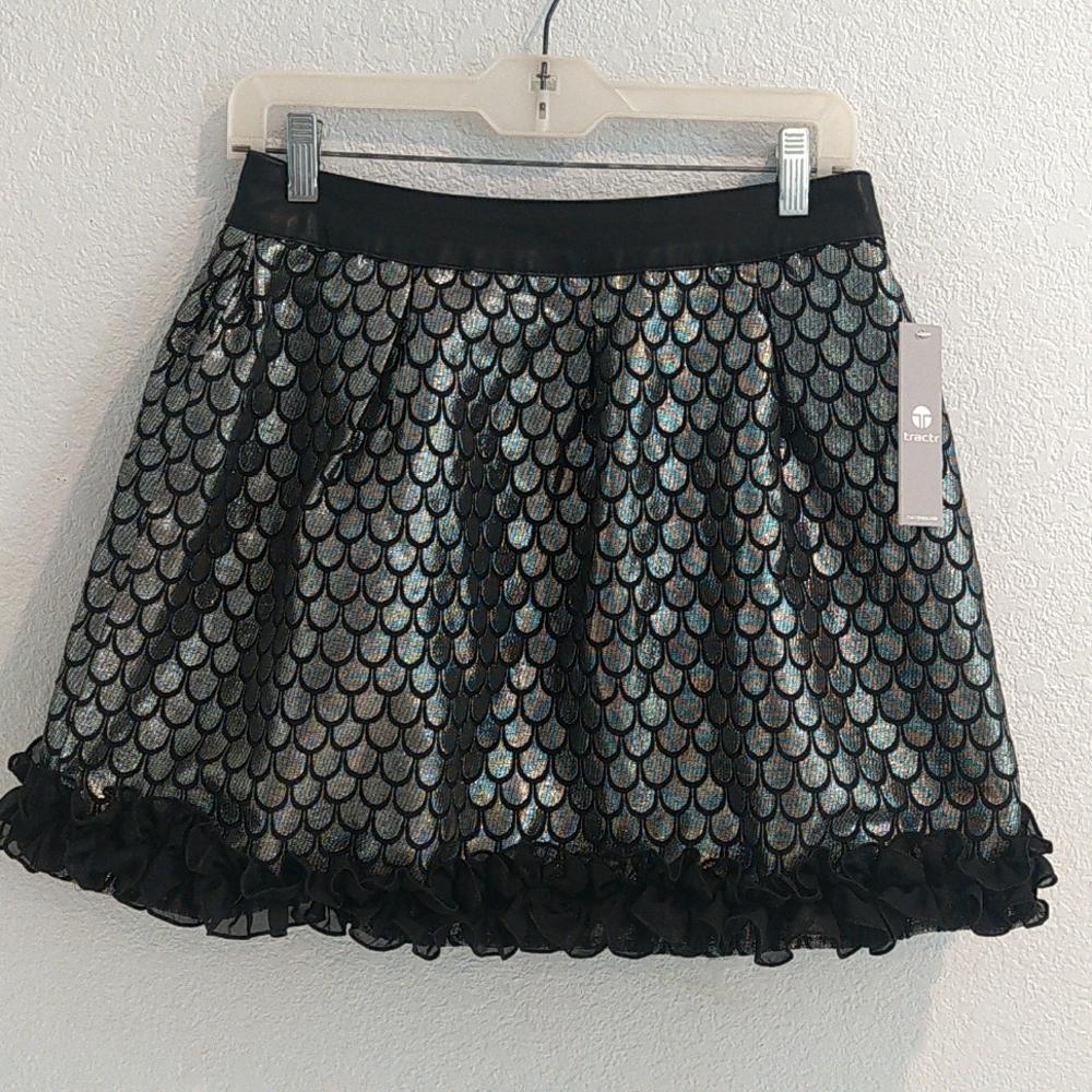 Tractr black and silver skirt with ruffle hem and faux leather waist, size 27